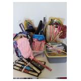 HUGE Knitting & Crotche Lot - Needles+++