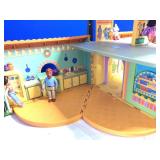 DORA the Explorer Pop-Up Talking House