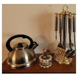 Teapot, Timer & Utensils