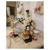 Assortment of Home Decor