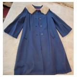 Vintage Ladies Winter Coat with Fur Collar