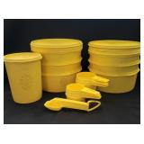 Vintage 7 Pcs with Lids Tupperware & Measure Cups