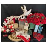 Reds, Whites, & Greens Decor