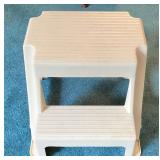 Rubbermaid Step Stool