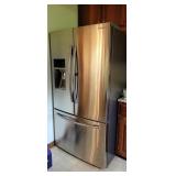Samsung Refrigerator 68t x 36w x 32.5d