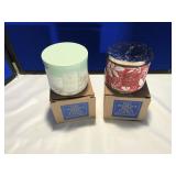 2 White Barn Candles: White Tea/ Sage & Frosted Cr