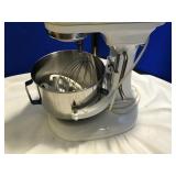 Kitchen Aid Heavy Duty 10 Speed Mixer & Attachment