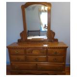 8 Drawer Dresser w/Mirror
