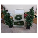 Christmas Wreaths, Trees & Decor