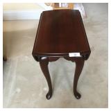 Drop Leaf Side Table, Queen Anne Legs, Mahogany