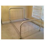 Vintage White Iron Bed Full Size