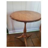 Vtg Pedestal Side Table