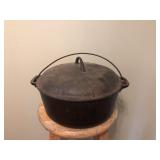 Griswold No 9 Dutch Oven w/ Lid