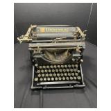 Vintage Underwood Manual Type Writer