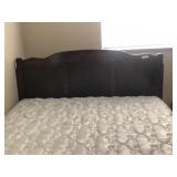 Vintage Lea Queen Bed