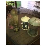 4 Bird Feeders