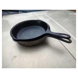 2 Wagner Ware Cast Iron Skillets