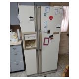 Kenmore Refrigerator - Read Details