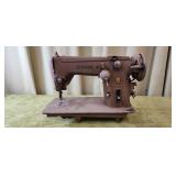 Vntg Singer Sewing Machine