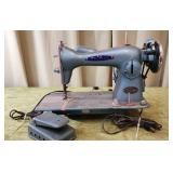 Vntg Stradivaro Deluxe Sewing Machine