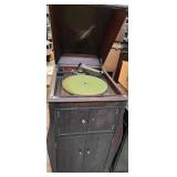 Antq Victrola