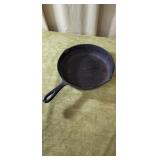 Vntg 10.5" Cast Iron Skillet