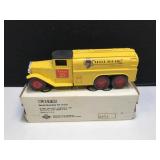ERTL 1930 Diamond T Tanker Truck