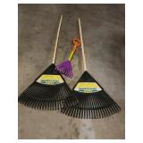 3 Leaf Rakes
