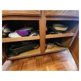 Kitchen Island Full Pots and Pans