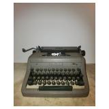 ROYAL Aristocrat Type Writer