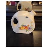 Universal Cambridge Flat Disc Pitcher