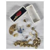 Lot Of Vintage Broches