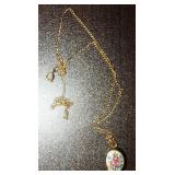 12k Gold Floral Photo Locket Necklace