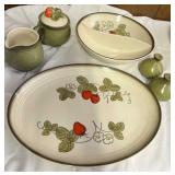 Metlox - California Strawberry Poppytrail