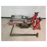2 Jacks and Jack Stands