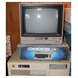 Vintage Commodore 1702 Monitor & Keyboard +