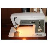 Vintage Singer Sewing Machine and table-Works