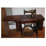 Vintage Singer Sewing Machine and Sewing Table