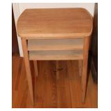 Vintage 2 shelf End\Side Table
