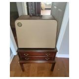 Singer Sewing Machine & Lane Table