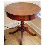 Vtg Mahogany Duncan Phyfe Style Round Side Table Vtg Mahogany Duncan Phyfe Style Round Side Table