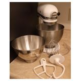 Kitchen Aid Mixer - Works Kitchen Aid Mixer - Works