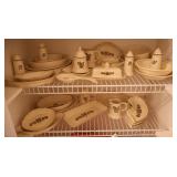 33pc Pfaltzgraff Village Dishes 33pc Pfaltzgraff Village Dishes