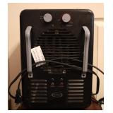 Feature Comforts Electric  Heater Fan - works