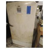 Vintage GM Frigidaire Refrigerator - Read Details