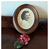 Vintage Oval Frame