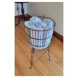 Large Metal Wire Egg Basket w/ Towels
