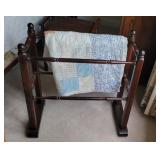 Quilt Stand with Quilt
