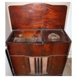 1946-47 RMR-219 Sonora Tube Console Radio