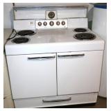 Frigidaire Electric Stove by General Motors